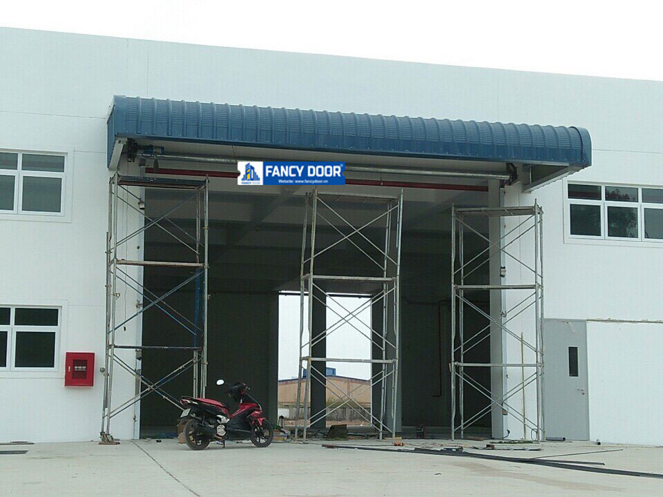 Lắp đặt cửa cuốn chính hãng Fancydoor tại KCN Thăng Long